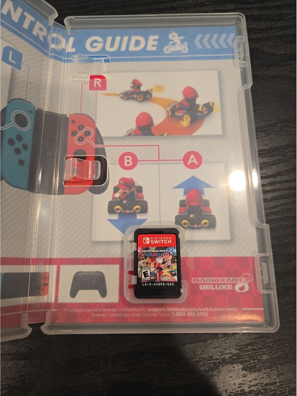 Mario Kart 8 Deluxe for Nintendo Switch - Case and Cartridge Included - Picture 2 of 5